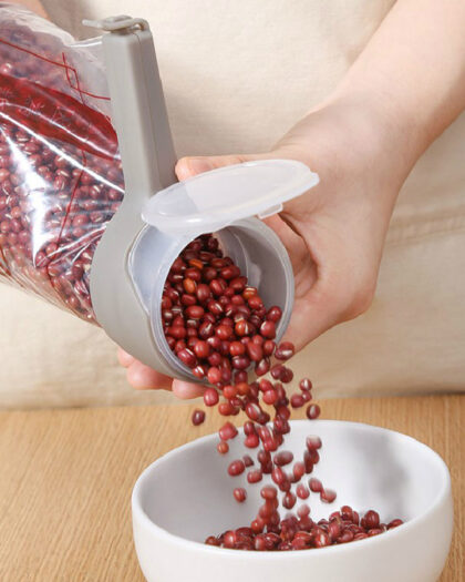 Clip on bag spout closer